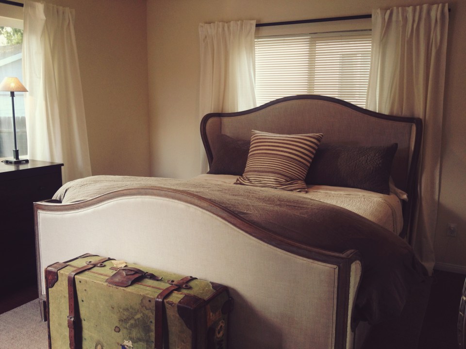 ^^LOOOK! ample room for legitimate bedside tables someday!!!!